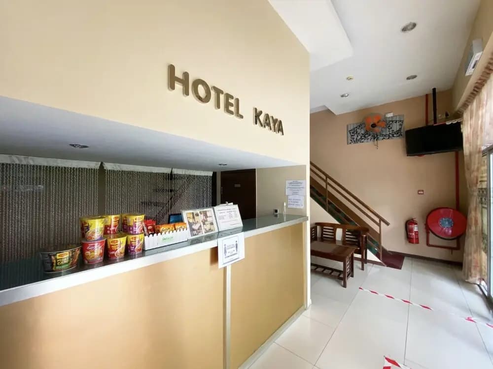 OYO 90108 Hotel Kaya - photo 17