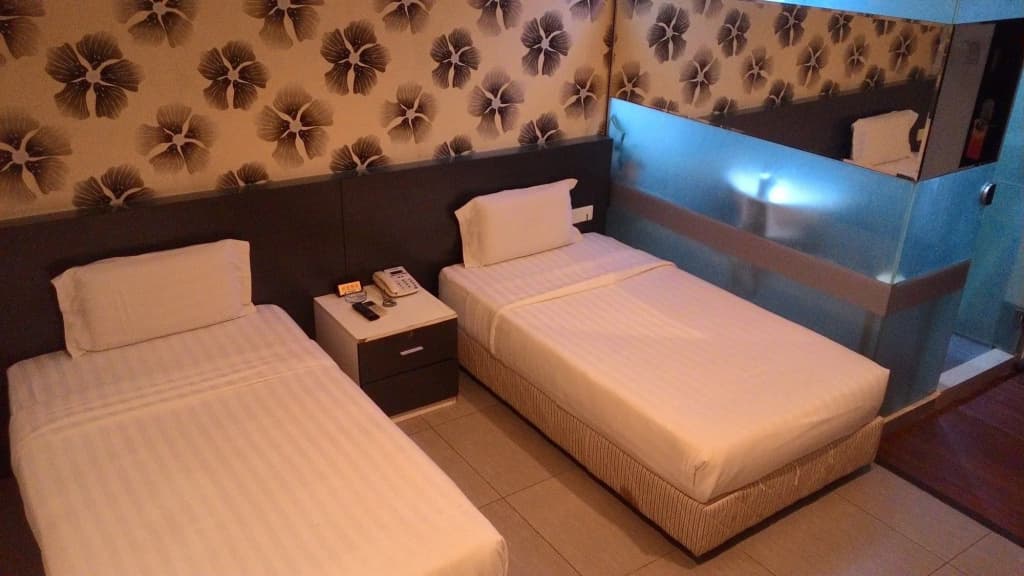 Prince Hotel - photo 6