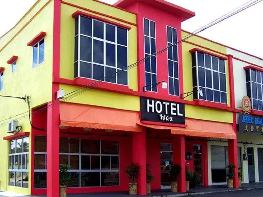 Wau Hotel & Café - photo 1