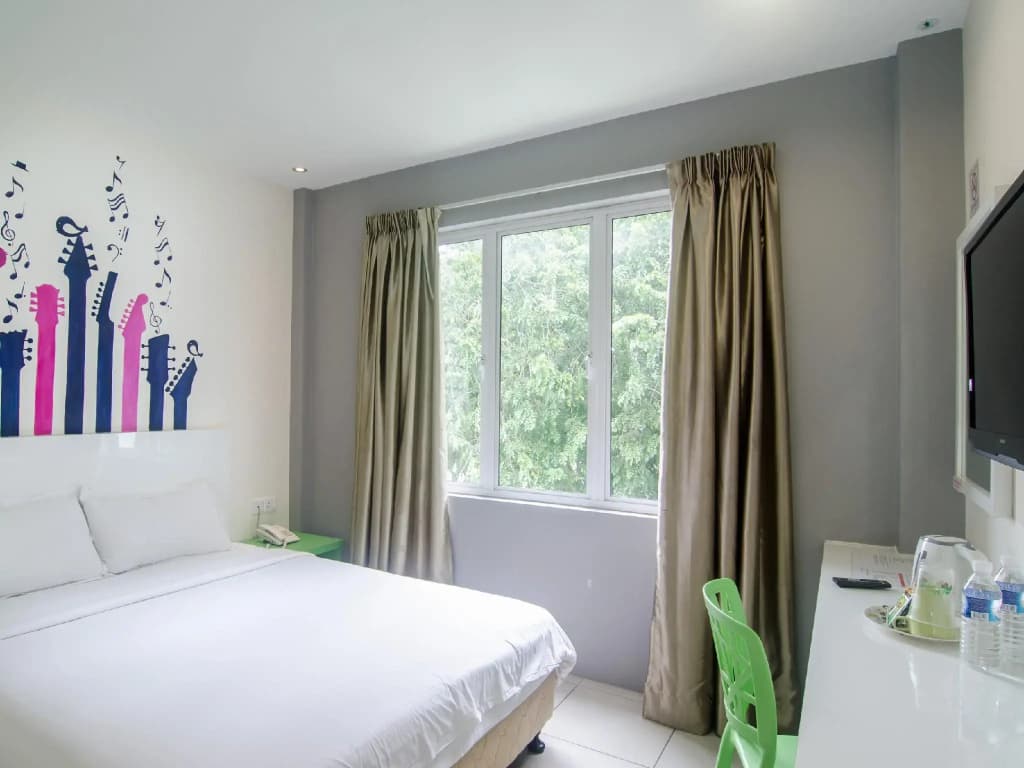 Hotel Strawberry Fields - photo 5