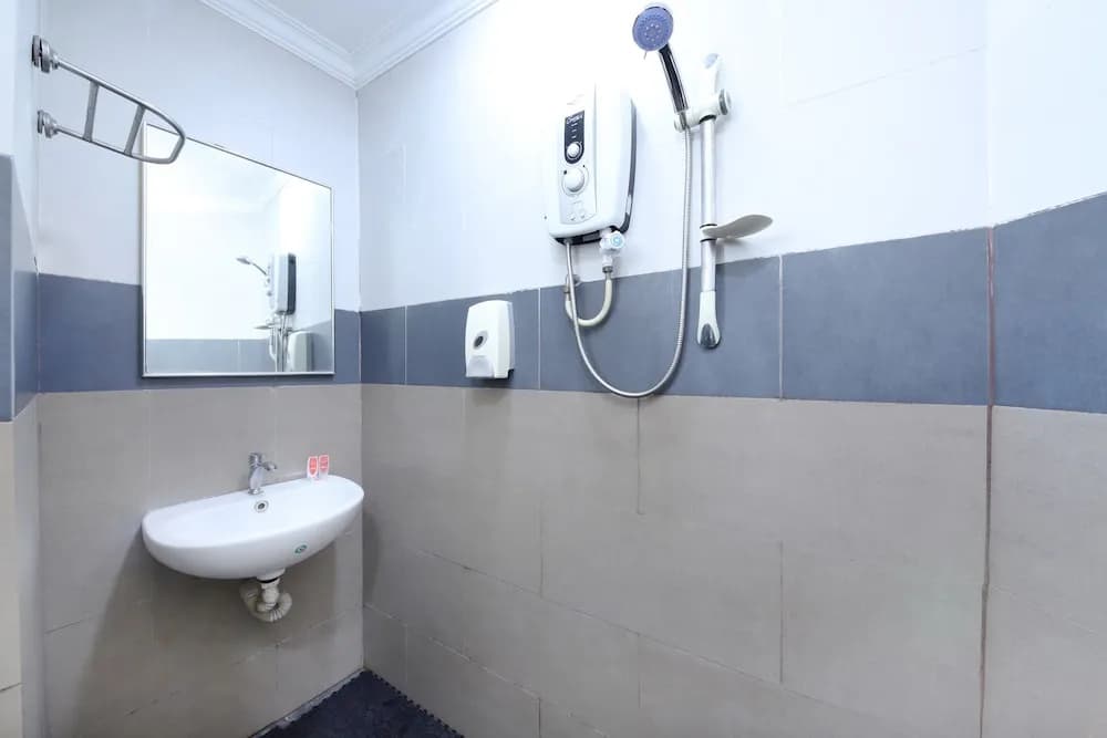 Oyo 90623 Thank Q Inn 3 - photo 10
