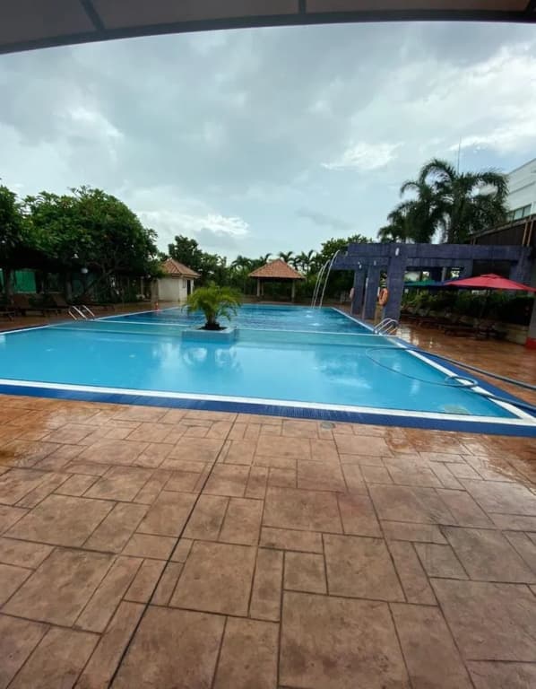 Cmk & Private Water Chalet - photo 12