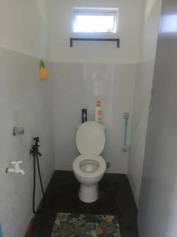 Homestay Aircond Pantai Timur Chalet Guest House Kak Mah - photo 9