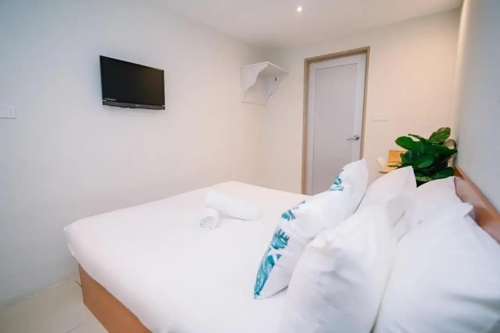 Swiss Cottage Hotel - photo 15