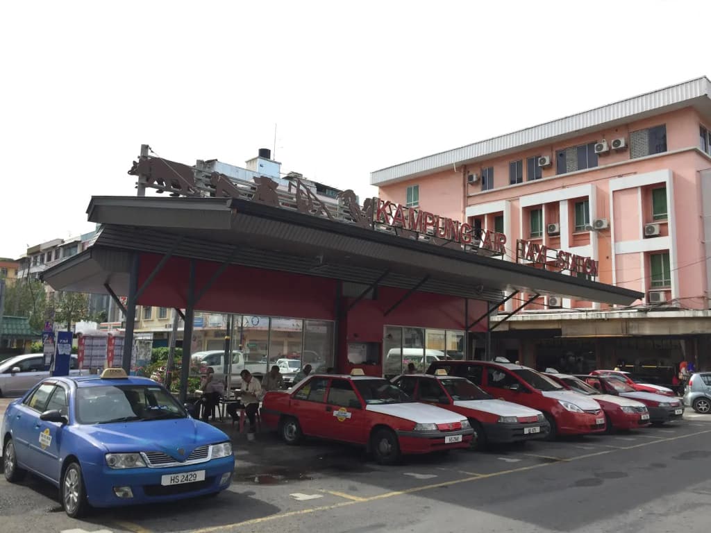 Victoria Hotel and Hostel - photo 17