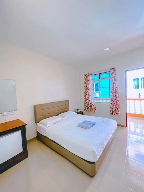 Amzar Motel Cenang - photo 4