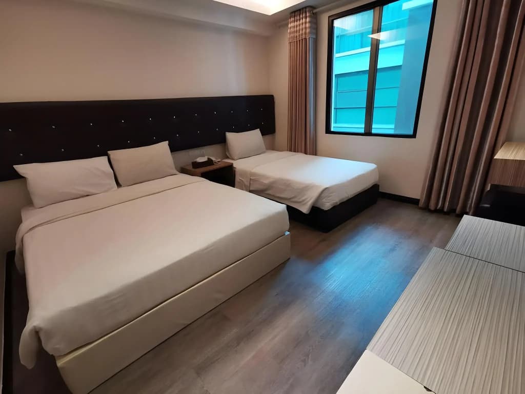 Ease Hotel - photo 7