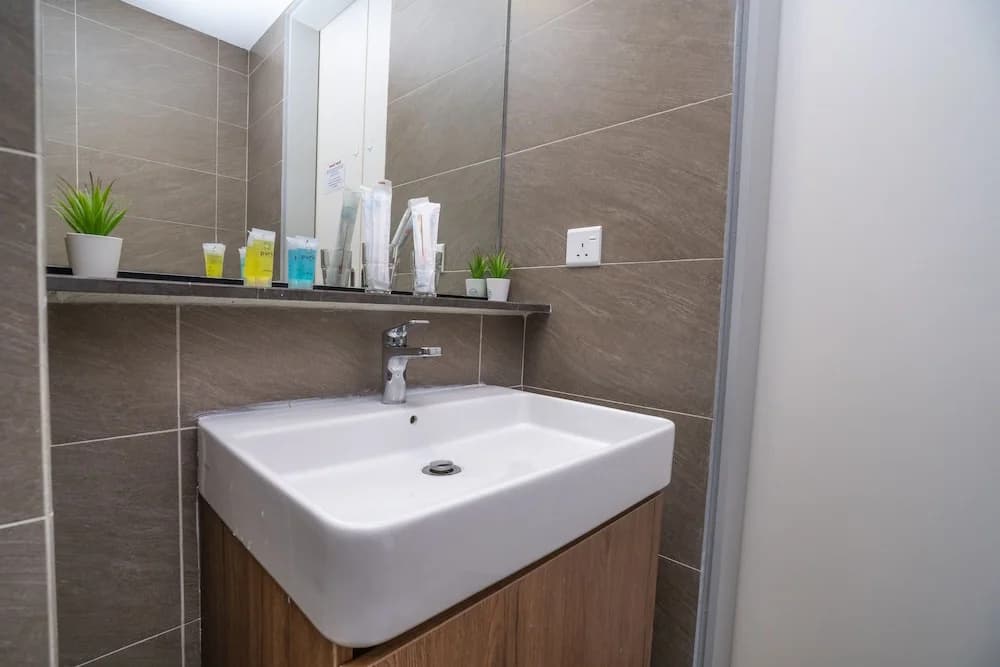 OYO Home 89725 Beautiful 3br Grand Medini - photo 26