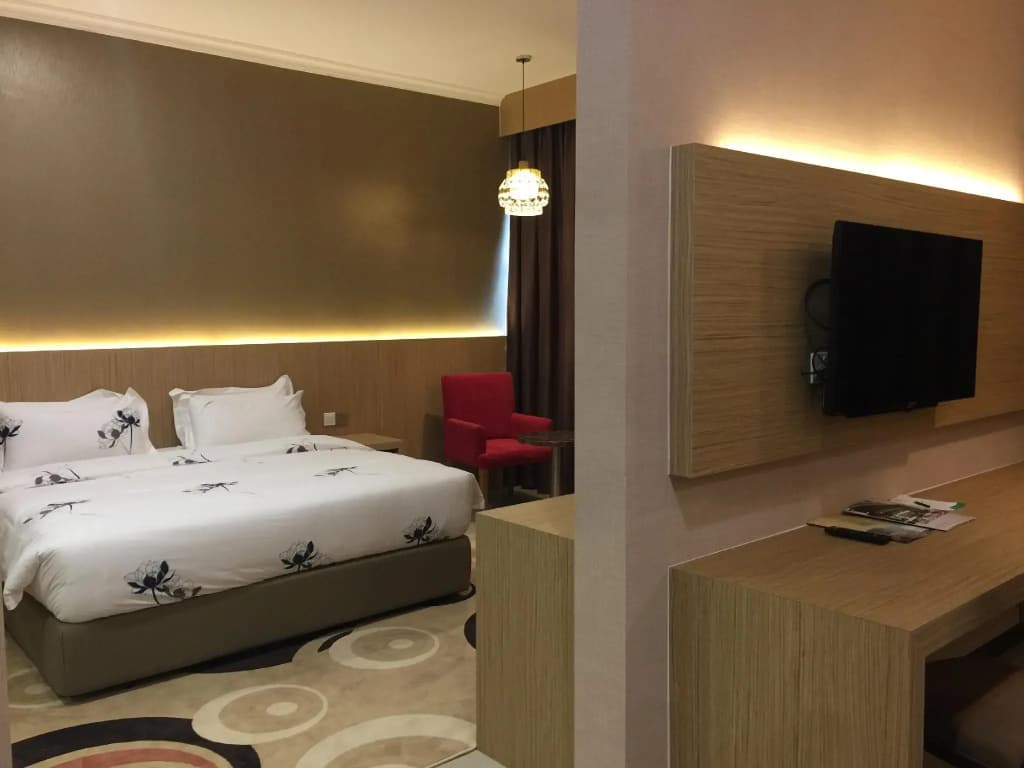 Hotel Holmes Gelang Patah - photo 3