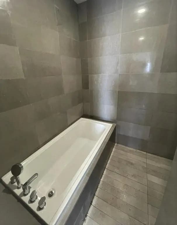 Imperio Residence with Private Bathtub by Lets Stay - photo 4
