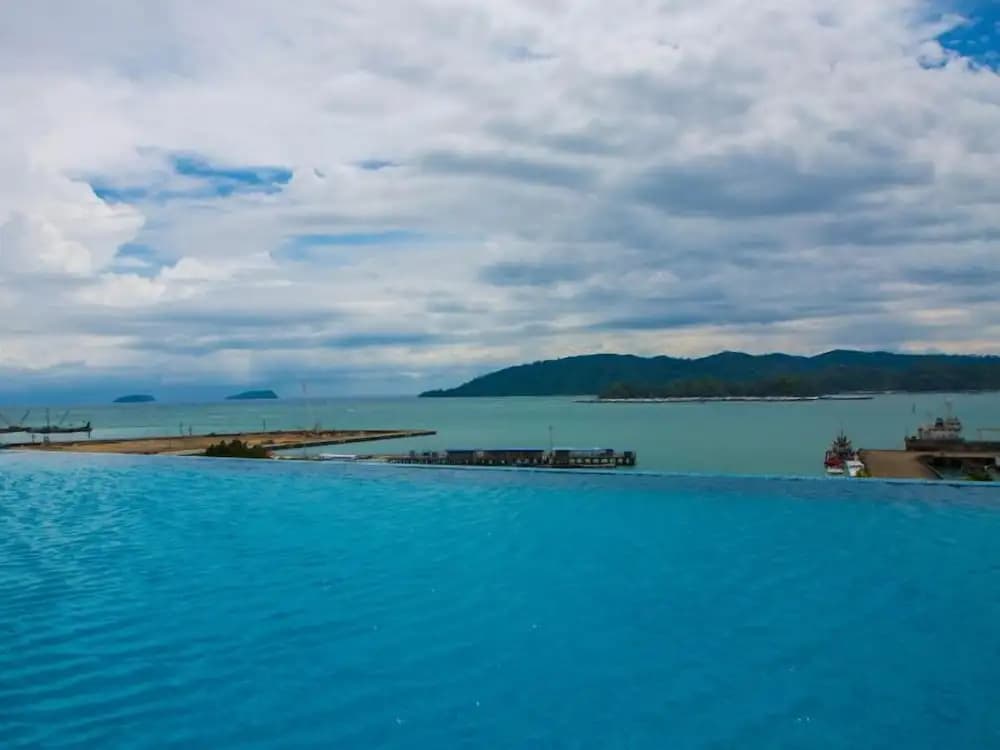Jesselton Point Homestay - photo 9