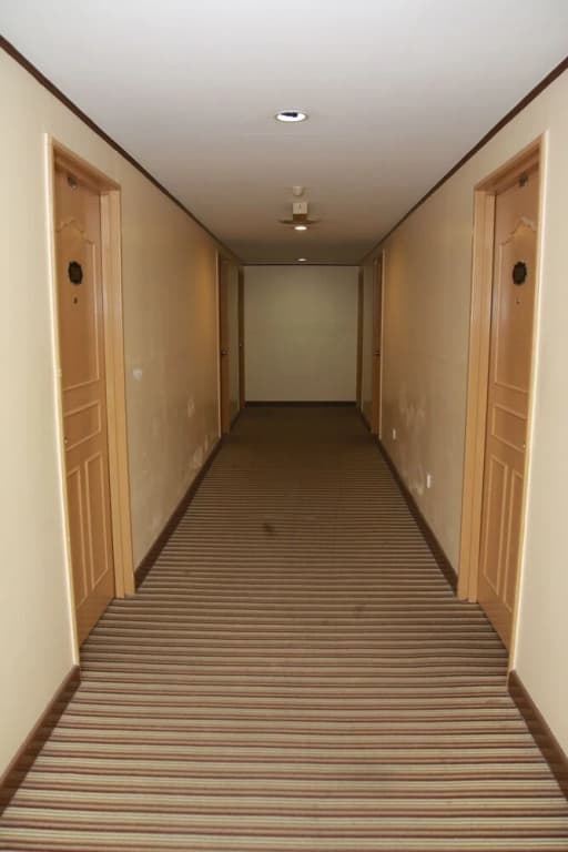 DE LA Hotel - photo 12
