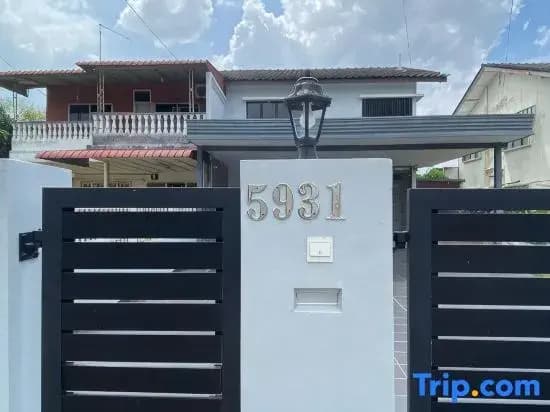 Klebang Modern Classic Chill House Melaka By I Housing - photo 1