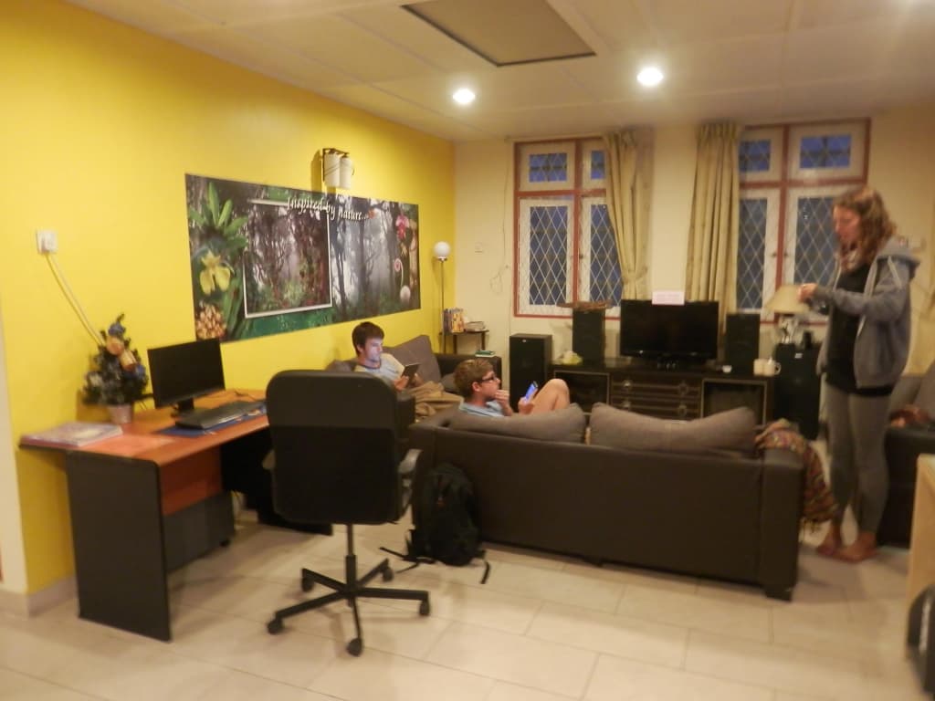 Eight Mentigi Guest House - photo 9