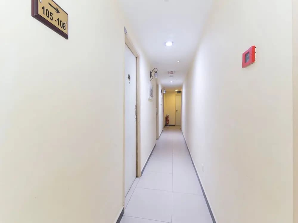 OYO 124 Hotel Seniman Sentul - photo 13