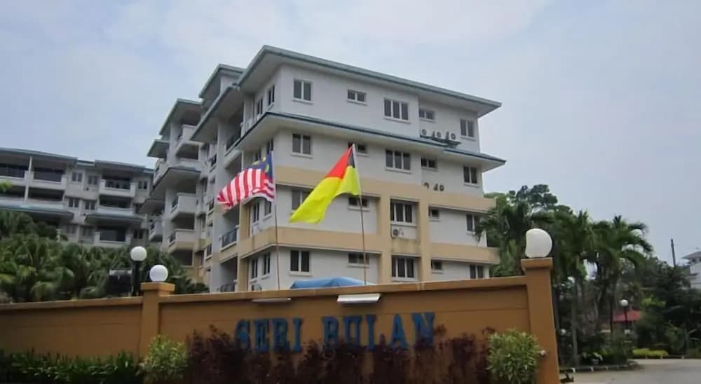 Seri Bulan Condominium - photo 1
