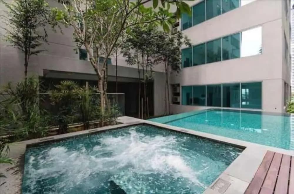 Luxury Deluxe Studios At Mercu Summer Suites - photo 15