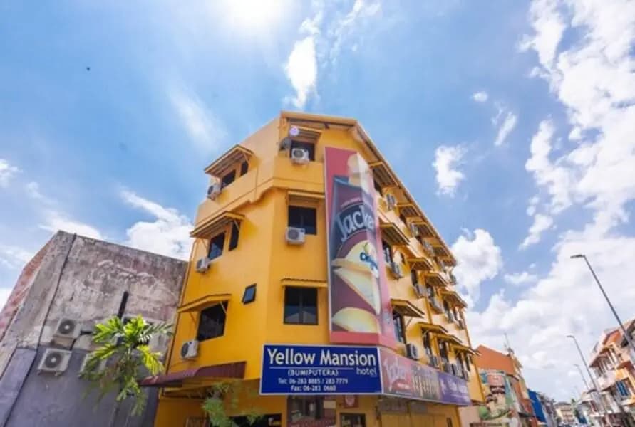 Yellow Mansion Hotel - photo 2
