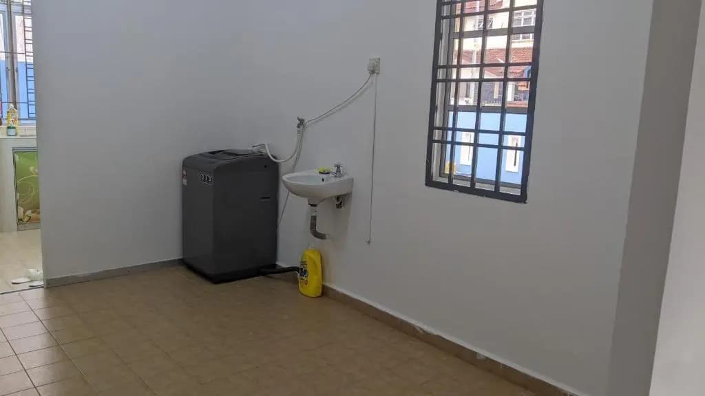 Johor Bahru 6 Bedrooms Corner House: Big & Comfort - photo 7