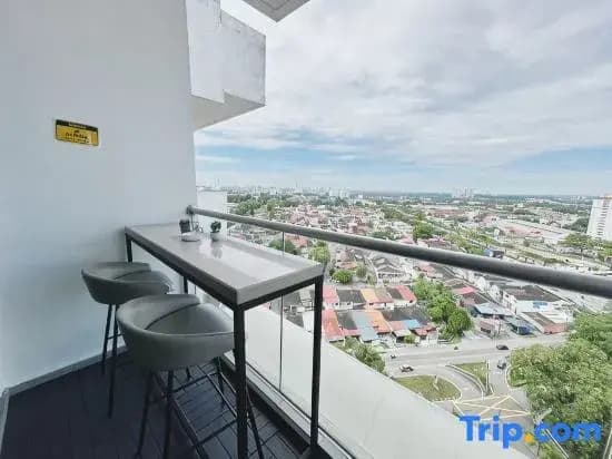 PLATINO Kids Friendly, 3BR Family Suite, Next to Paradigm Mall Escape JB - photo 3