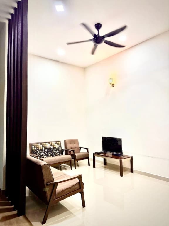 Homestay Selesa KBK Guesthouse - photo 9