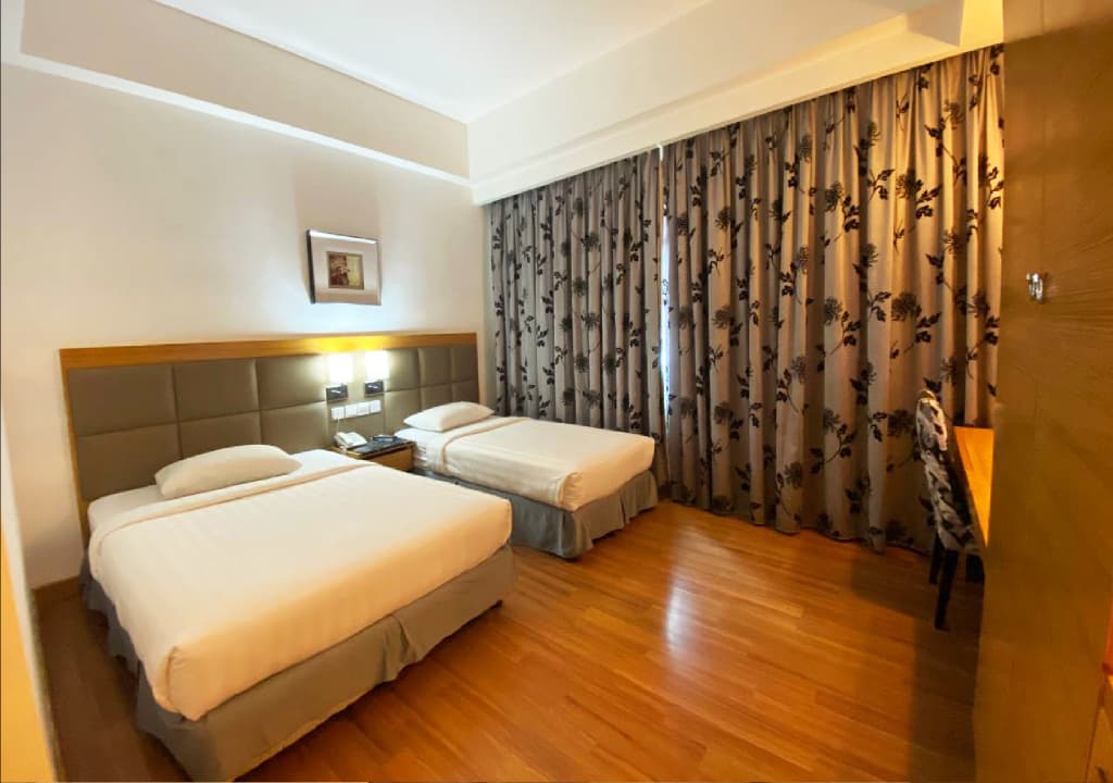 Crown Garden Hotel - photo 4