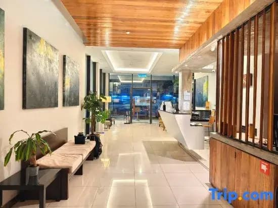 Riverbank Hotel by MRVJ BUSINESS - photo 5