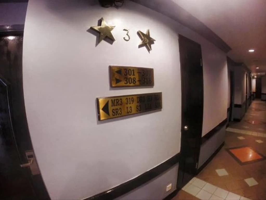Hotel DeLeeton - photo 11