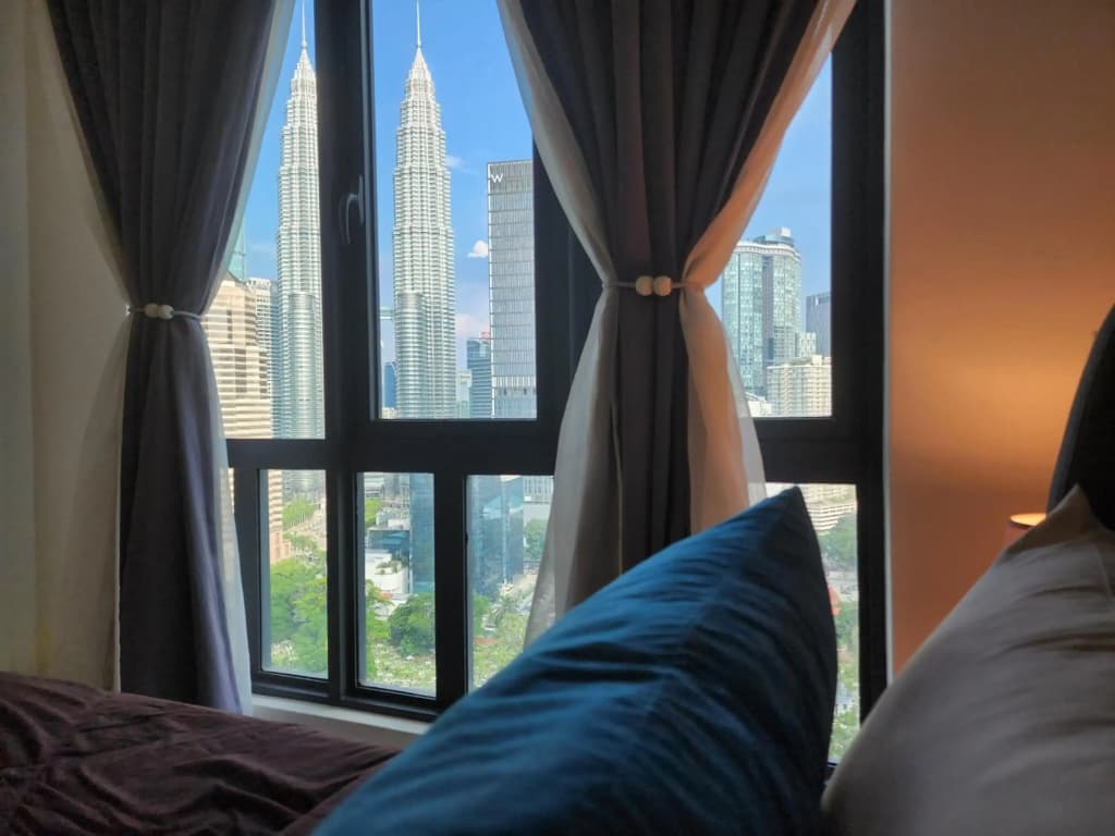 KLCC Legasi Kg Bharu muslim homestay facing unblock view and walking distance to Twin Tower, LRT train next to building - photo 5