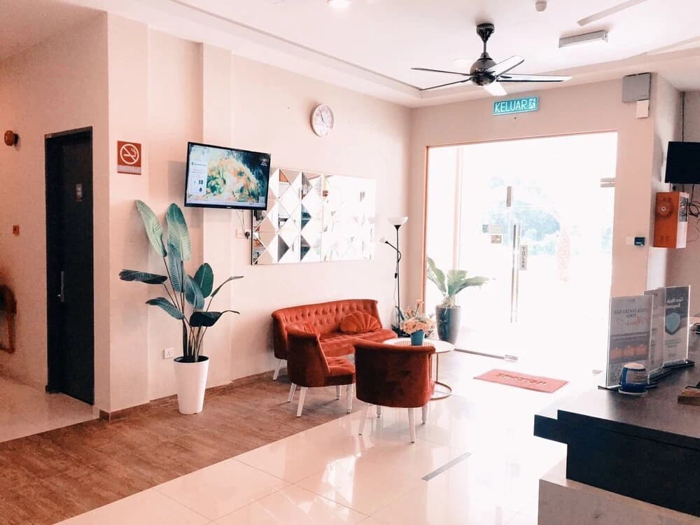 Karang Timur Motel - photo 1