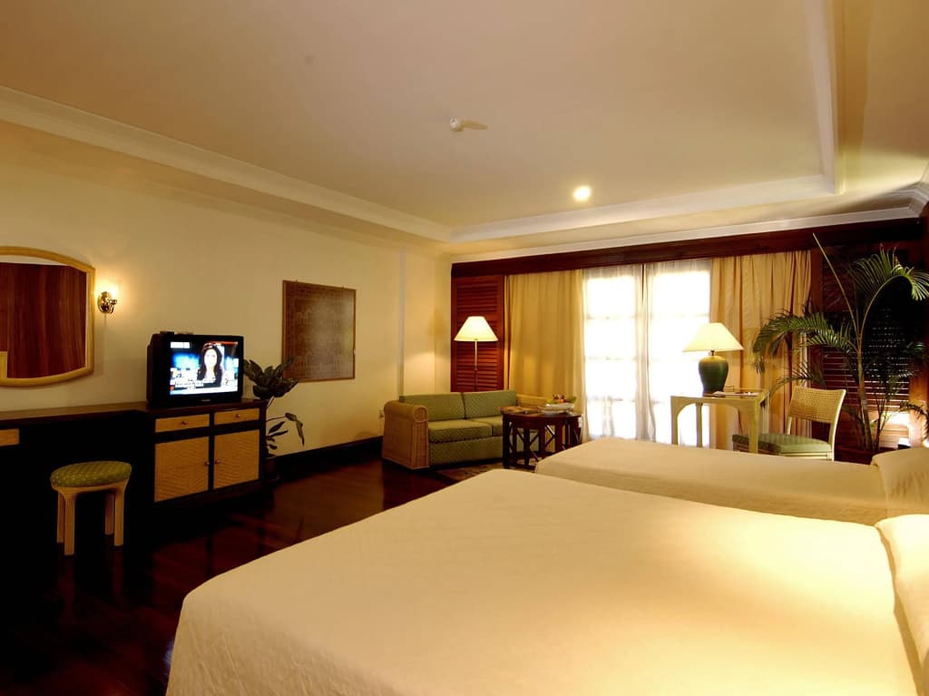 Tiara Labuan Hotel - photo 2