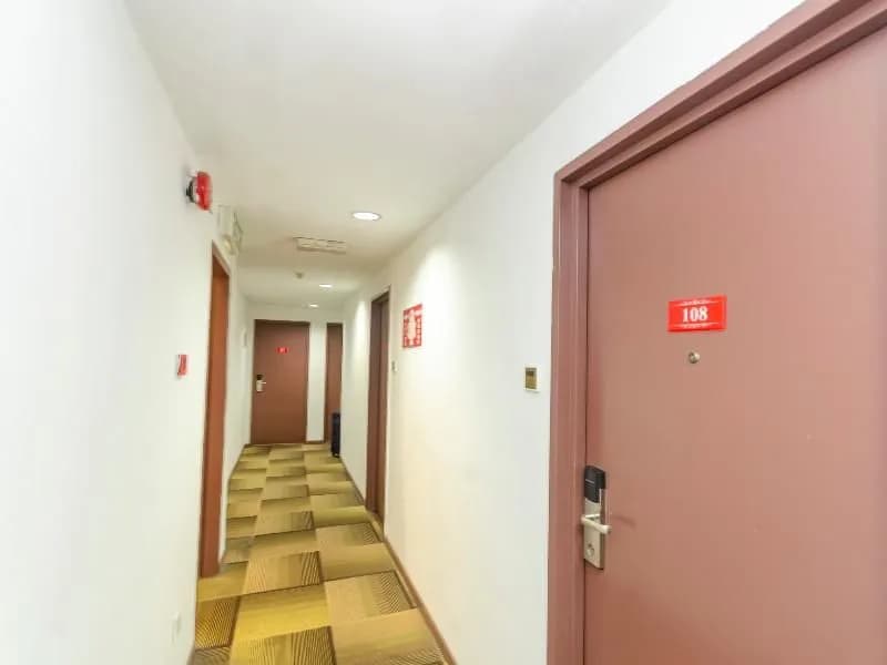 906 Hotel Kota Laksamana - photo 11