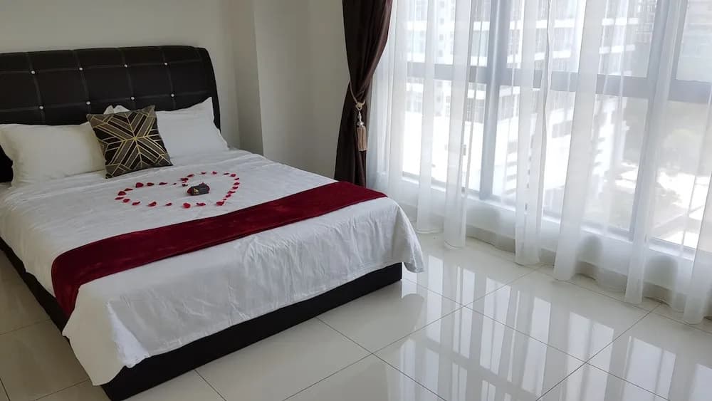 Euzmo Residences at Studio 14 - photo 2