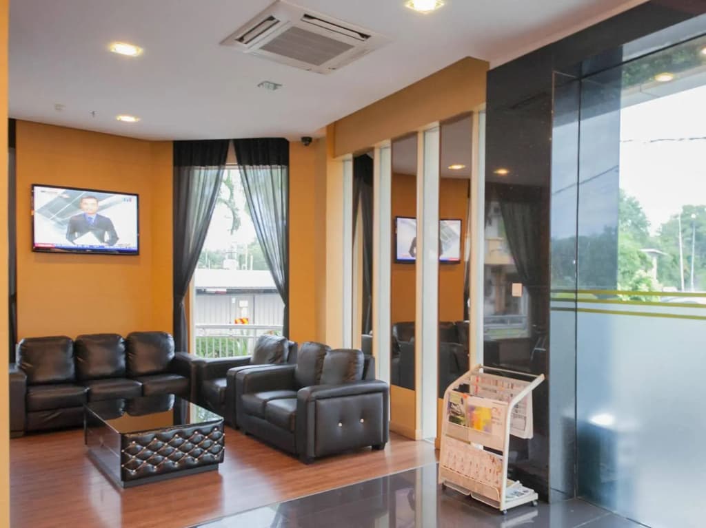 OYO Rooms Bundusan Commercial Centre - photo 2