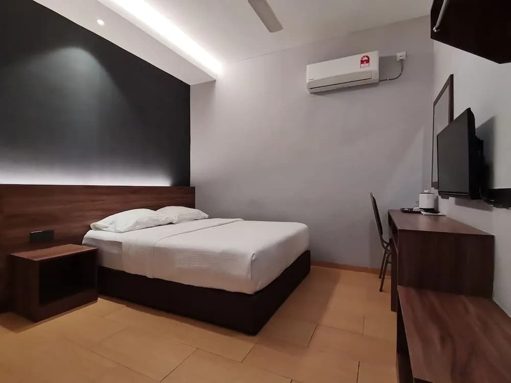 Lumut Hotel - photo 3