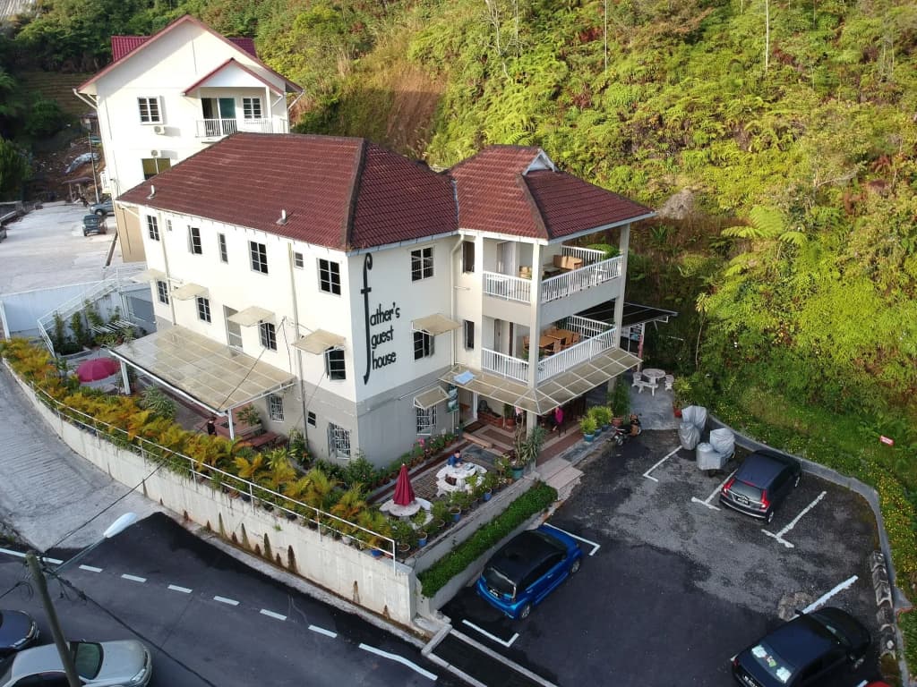 Fathers Guesthouse - photo 14