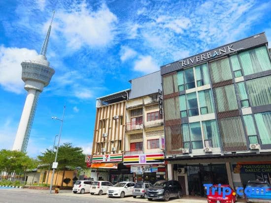 Riverbank Hotel by MRVJ BUSINESS - photo 2