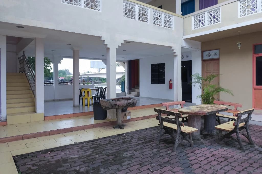 OYO 90018 River Village Hotel - photo 8