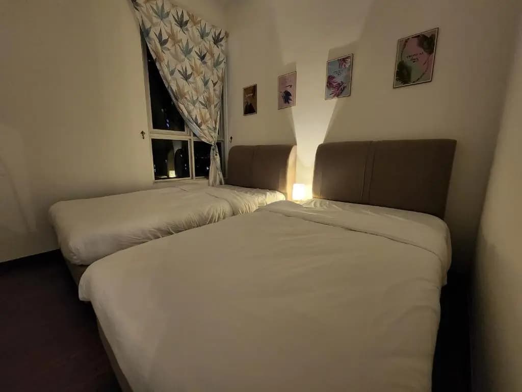 8pax 2R2B kota kemuning Bukit Rimau WIFI Sauna Swimming Pool - photo 1