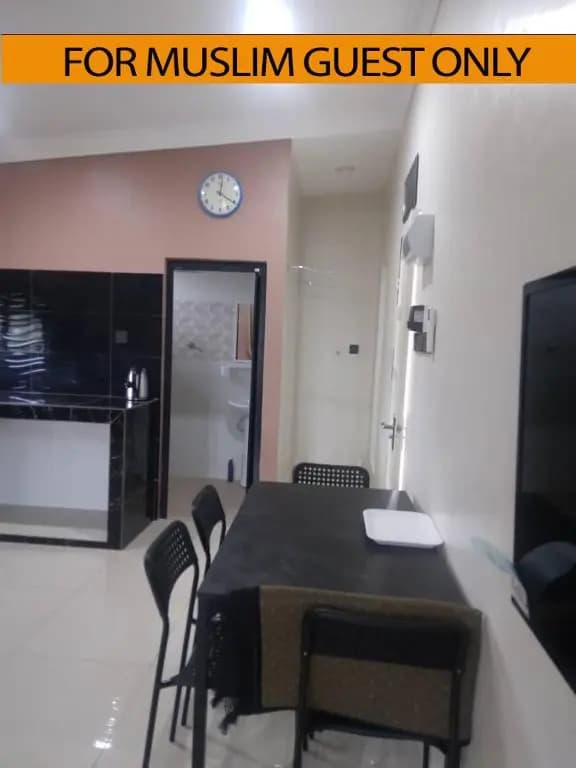 Yasmeen Studio Roomstay Kijal - Room 1 - FOR TWO PERSON ISLAM GUEST ONLY - photo 4