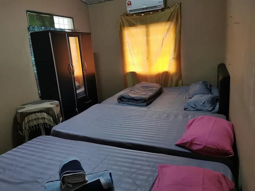 BOBI's Cafe Backpackers Hostel - photo 4