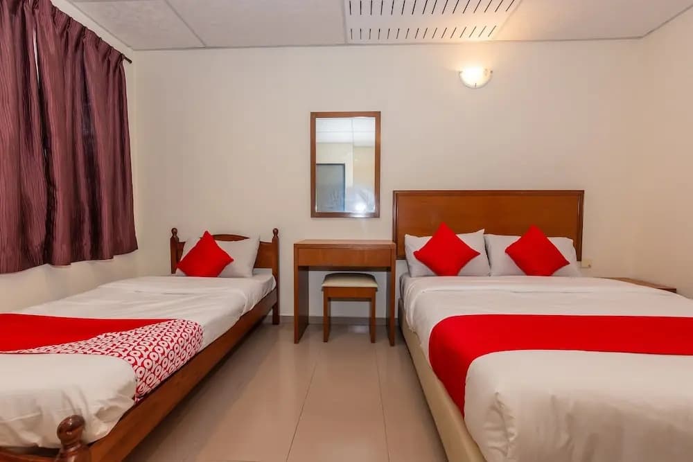 OYO 90893 Hotel 68 Kampung Lapan - photo 5