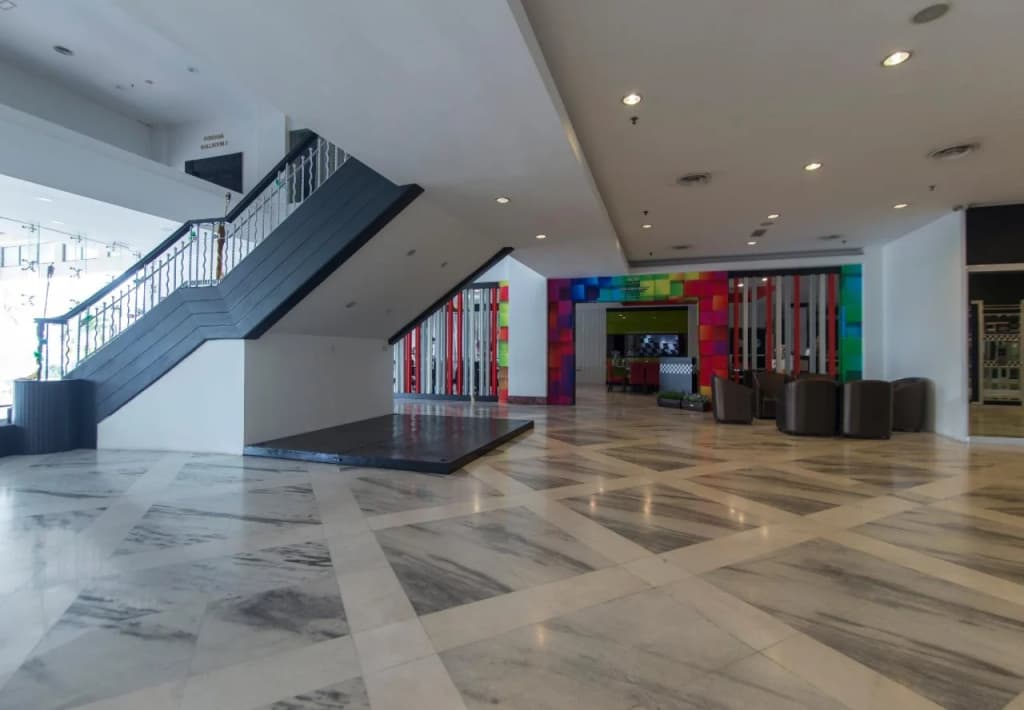 OYO Capital O 89357 Unicorn Hotel - photo 10
