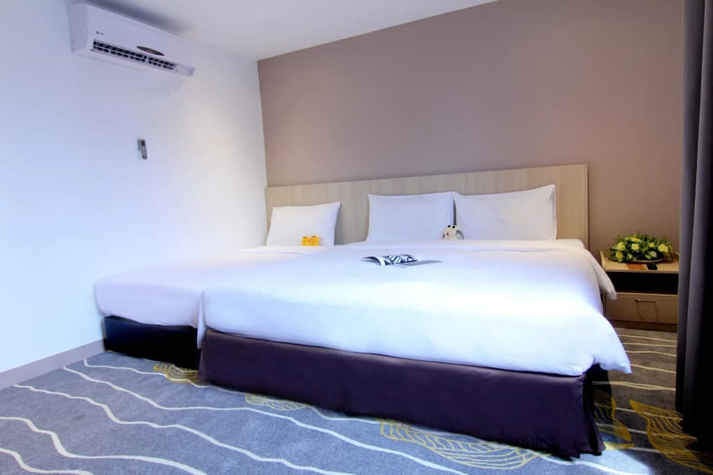 Pacific Express Hotel Chinatown - photo 3