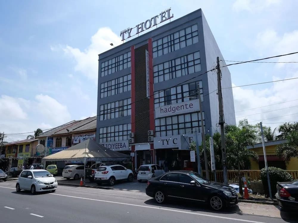 OYO 762 TY Hotel - main photo