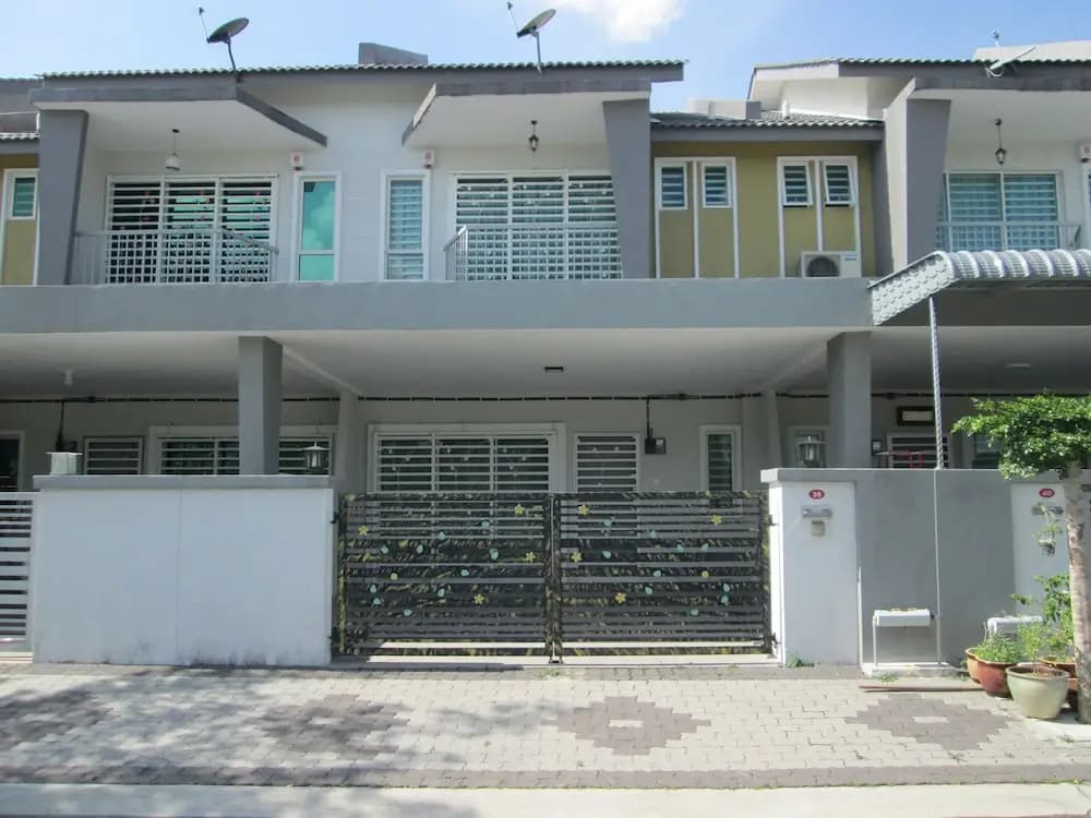 Dzel Homestay Station 18 Ipoh Tiara Lake - photo 1