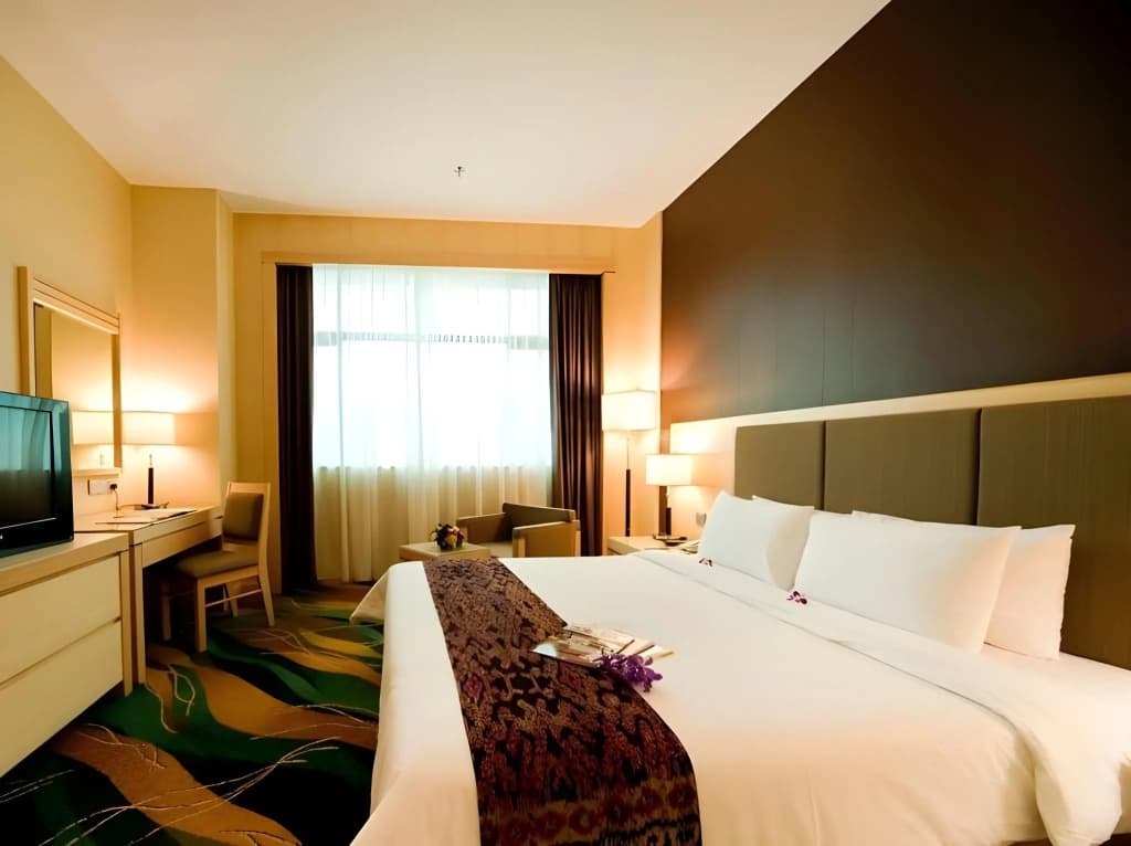 Imperial Palace Hotel - photo 23