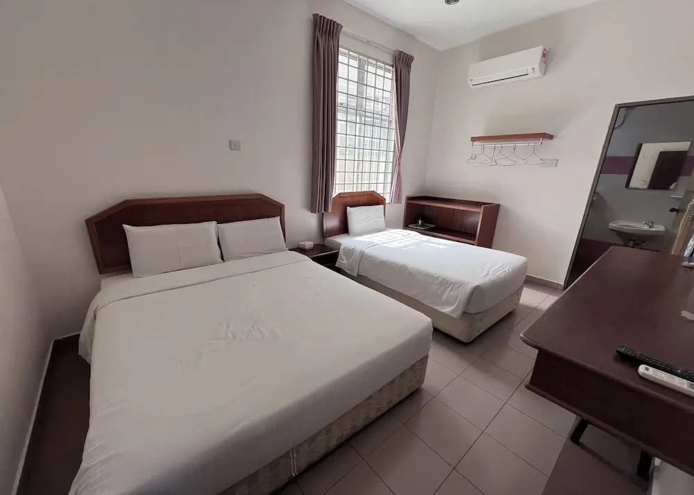 SL Guesthouse Kuantan, Pahang - photo 4