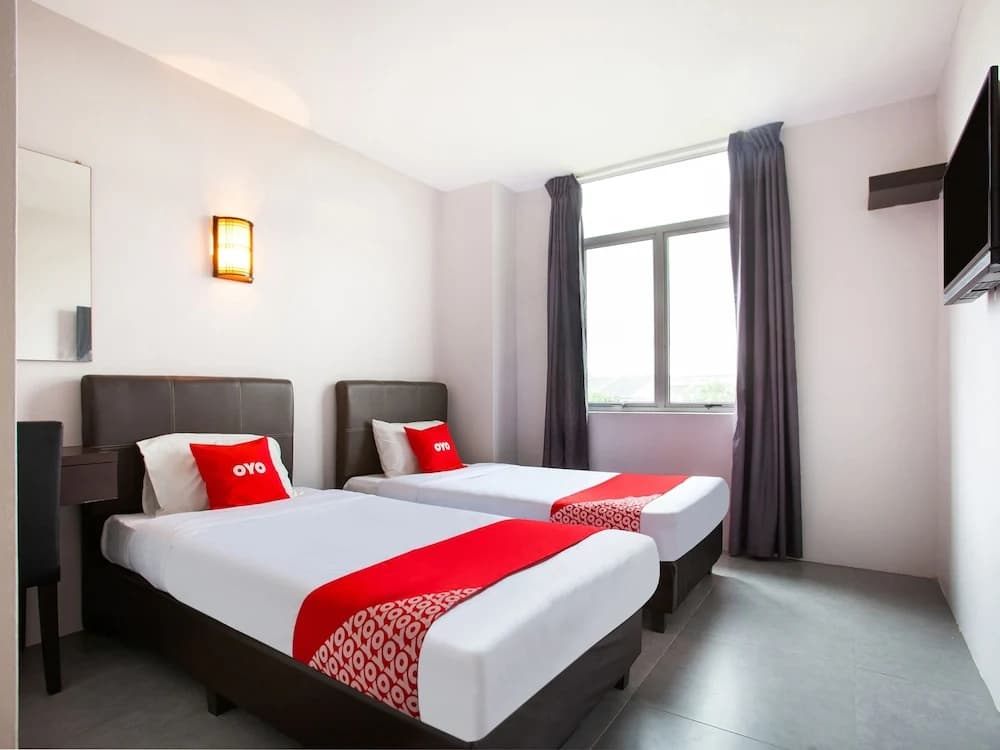 988 Hotel by OYO Rooms - photo 7