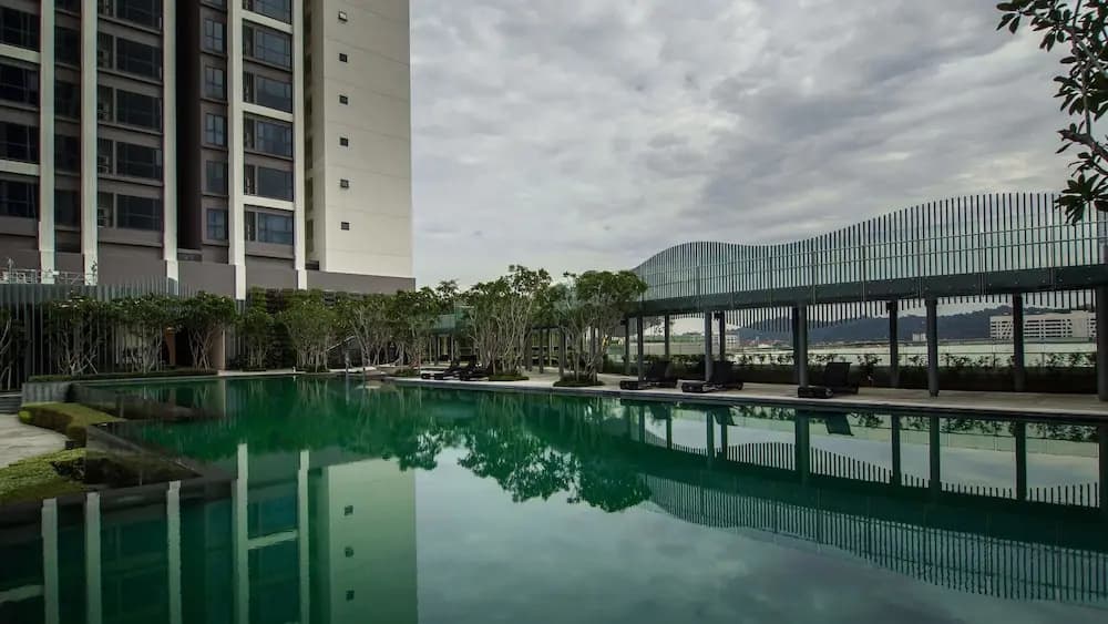 Dashing 1BR Next To Surian MRT - photo 11